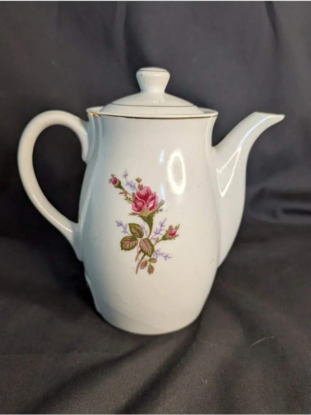 Royal Sealy lovely piece